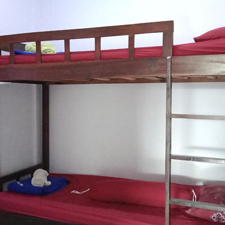Tiga Dua Homestay Yogyakarta Exterior foto