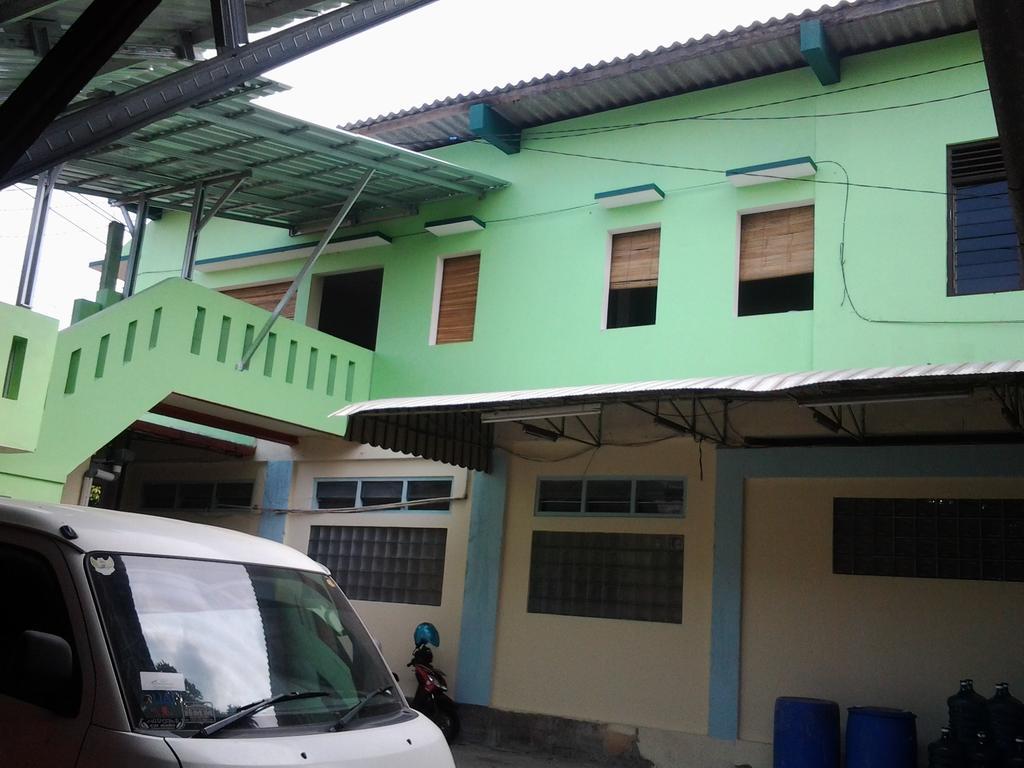 Tiga Dua Homestay Yogyakarta Exterior foto