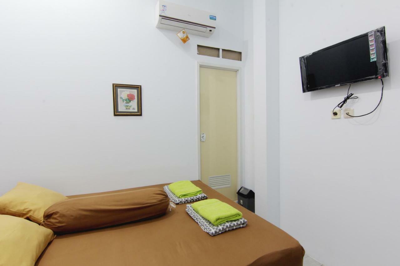 Tiga Dua Homestay Yogyakarta Exterior foto