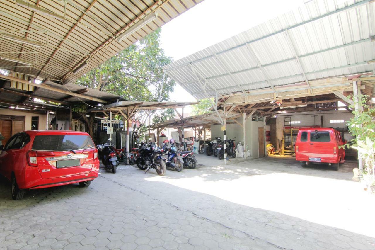 Tiga Dua Homestay Yogyakarta Exterior foto