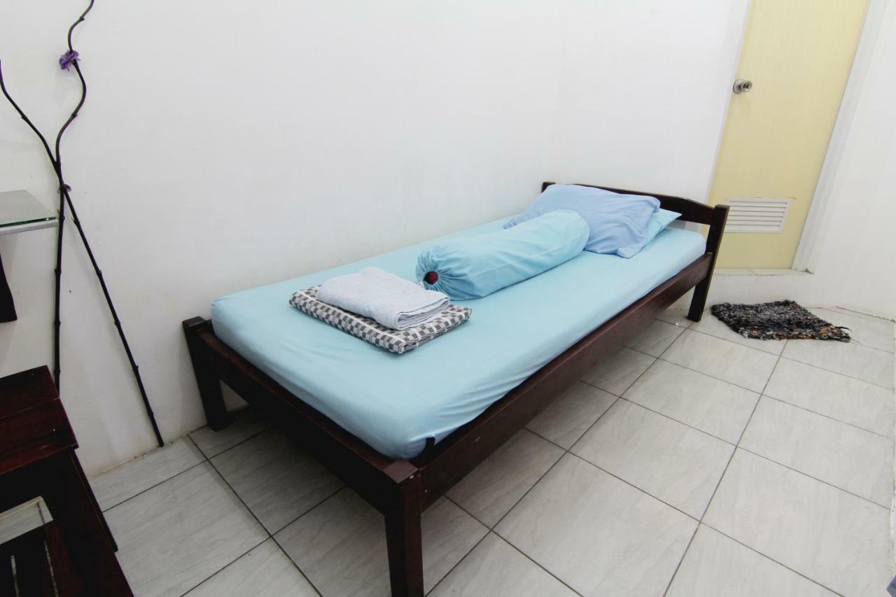 Tiga Dua Homestay Yogyakarta Exterior foto