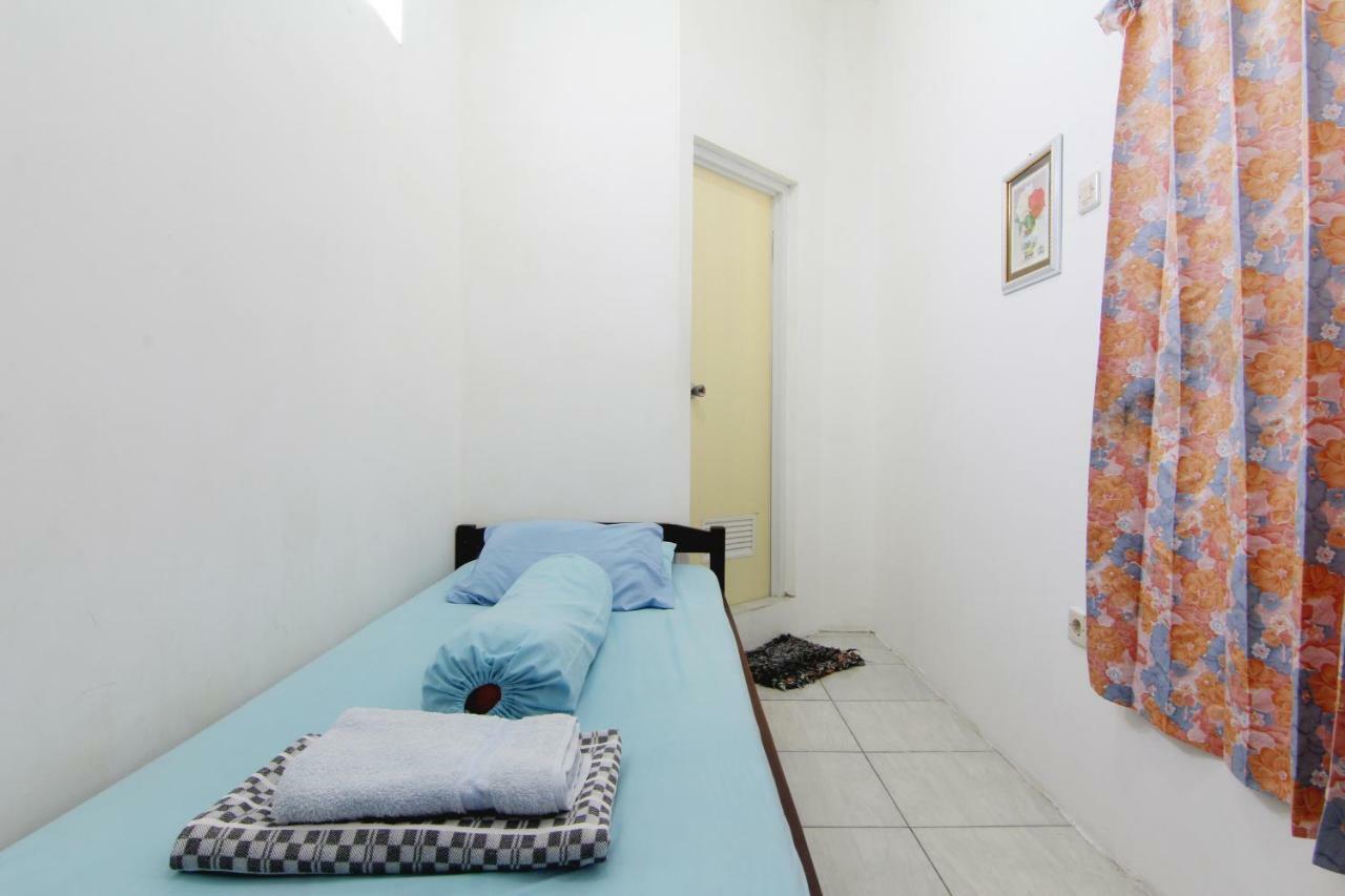 Tiga Dua Homestay Yogyakarta Exterior foto